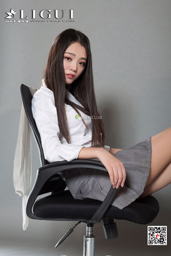Modelo Nan Nan "The Office Jade Foot" [丽 柜 Ligui]