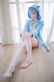 Sœur Ono w "Rem Blue Elf"