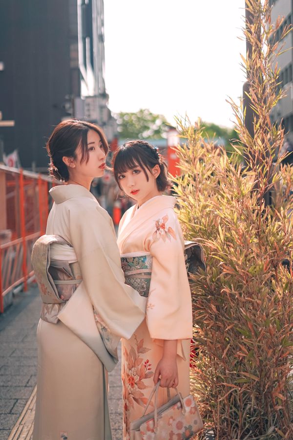 Coser Kurokawa y Asano Funko "Girls 'Mind 2"